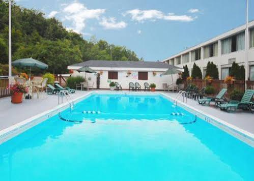 Days Inn Port Jervis Exterior foto